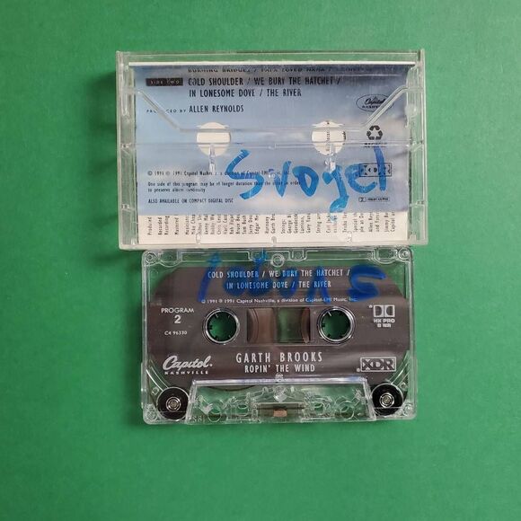 Garth Brooks Ropin’ the Wind Cassette 1991 Capitol - Picture 2 of 3